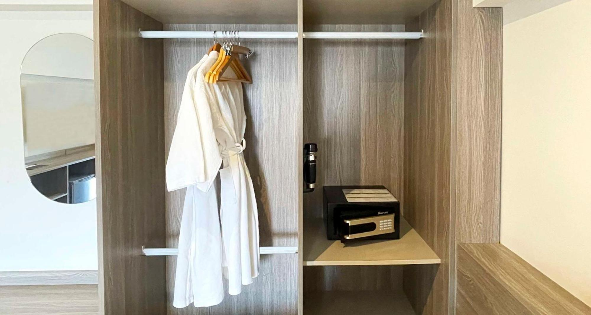 Surestay By Best Western Iconic Ari-Jatujak Банкок Екстериор снимка