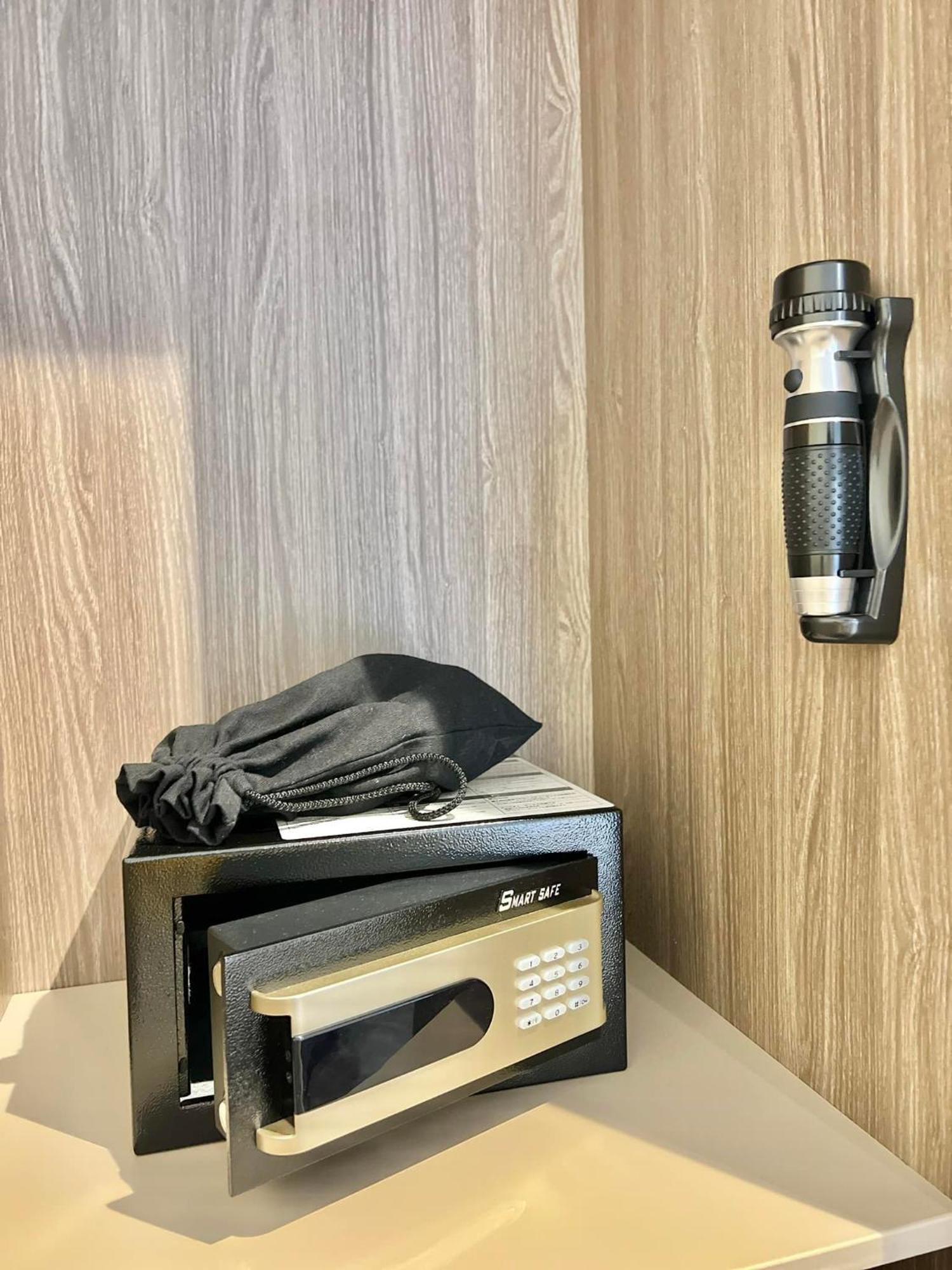 Surestay By Best Western Iconic Ari-Jatujak Банкок Екстериор снимка