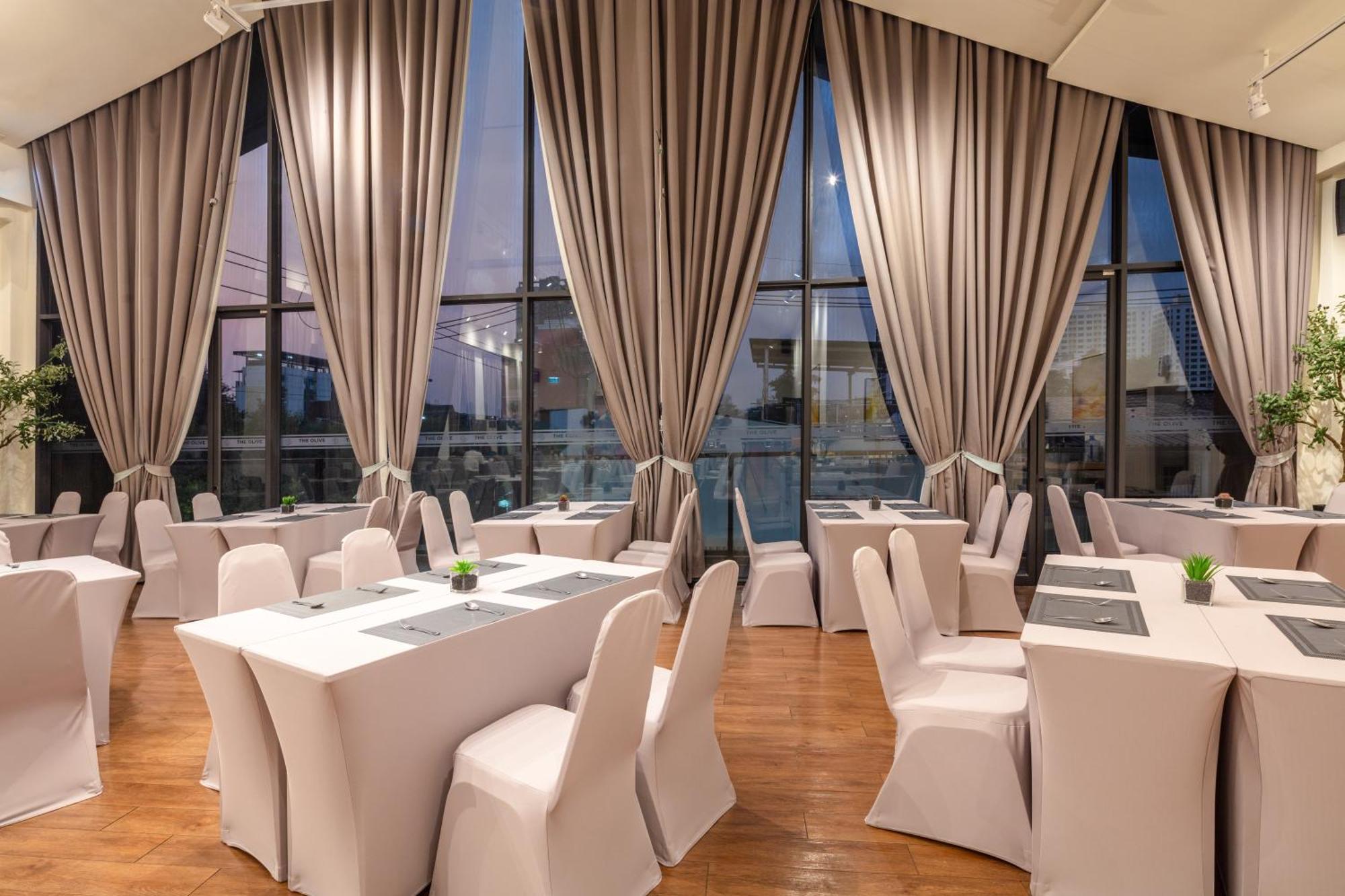 Surestay By Best Western Iconic Ari-Jatujak Банкок Екстериор снимка